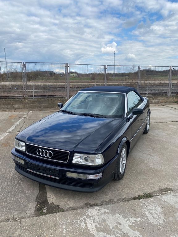 Blau Gebraucht 1997 Audi Cabriolet Sport Cabrio | 8.900 € (Fairer Preis) - Bild 1/4