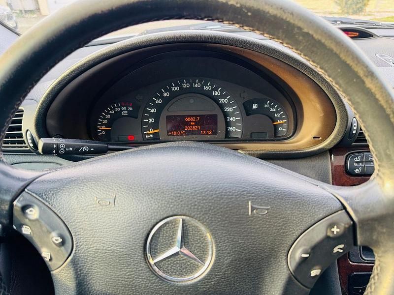 Gebraucht Mercedes C200 Elegance 163 PS (119 kW) 2001 Silber Limousine