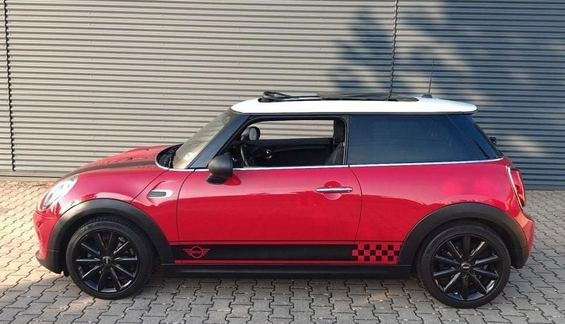 Rot Gebraucht 2017 Mini ONE Kleinwagen | 12.450 € (Etwas zu teuer) - Bild 1/4