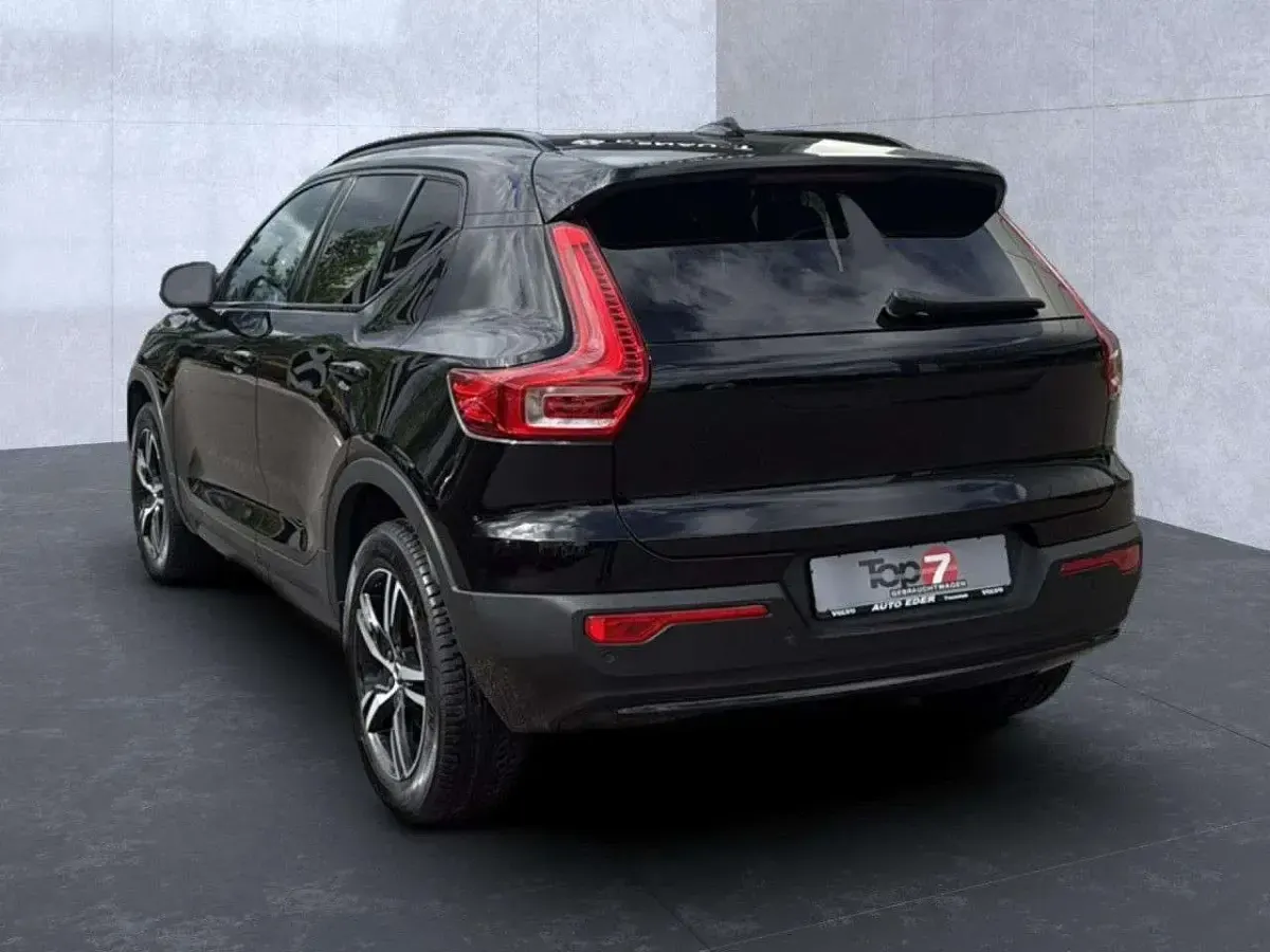 Gebraucht Volvo XC40 Plus 197 PS (144 kW) 2024 Onyx black (metallic) SUV