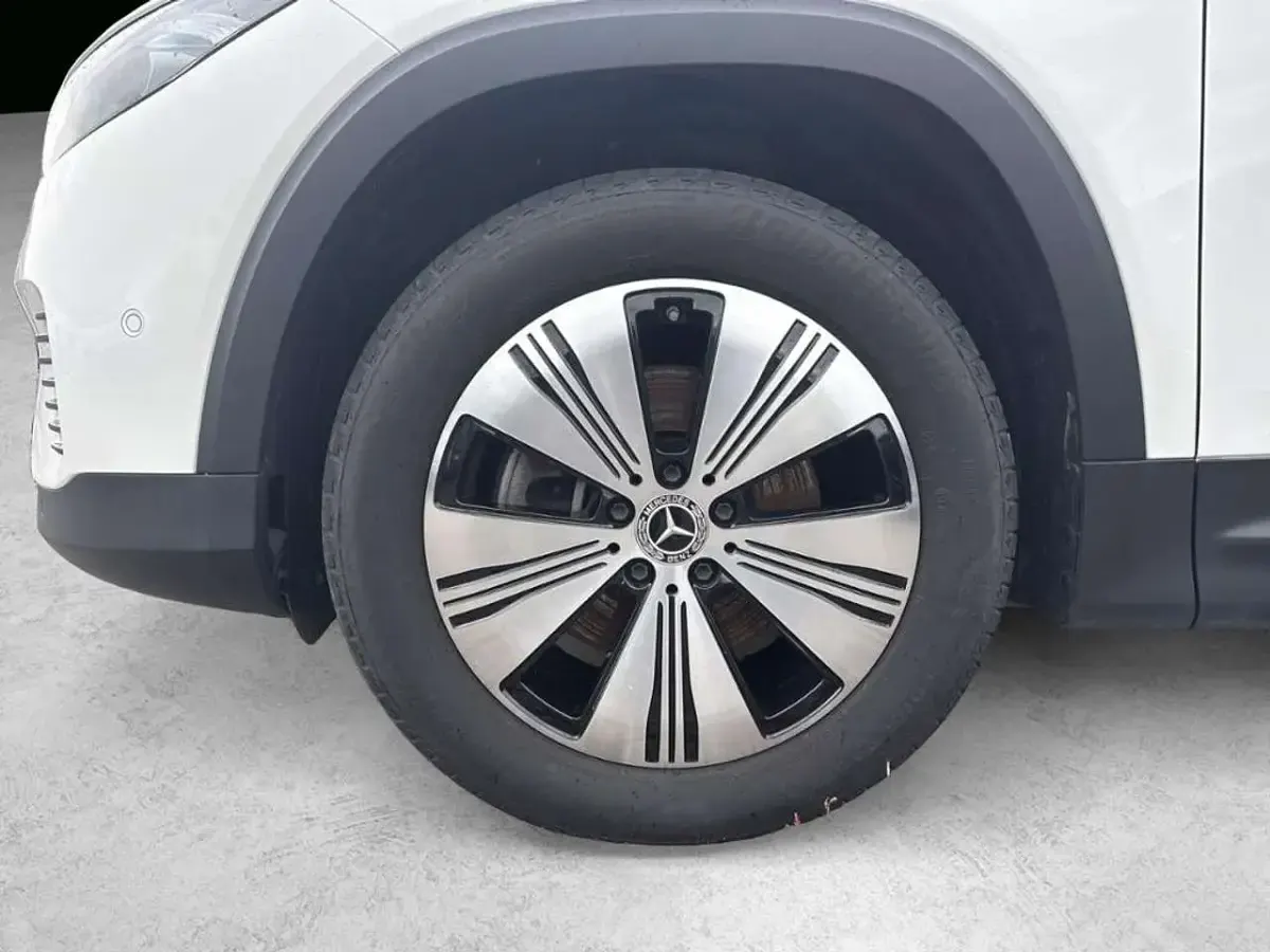 Gebraucht Mercedes EQB250 139 kW (190 PS) 2022 Polarweiß SUV