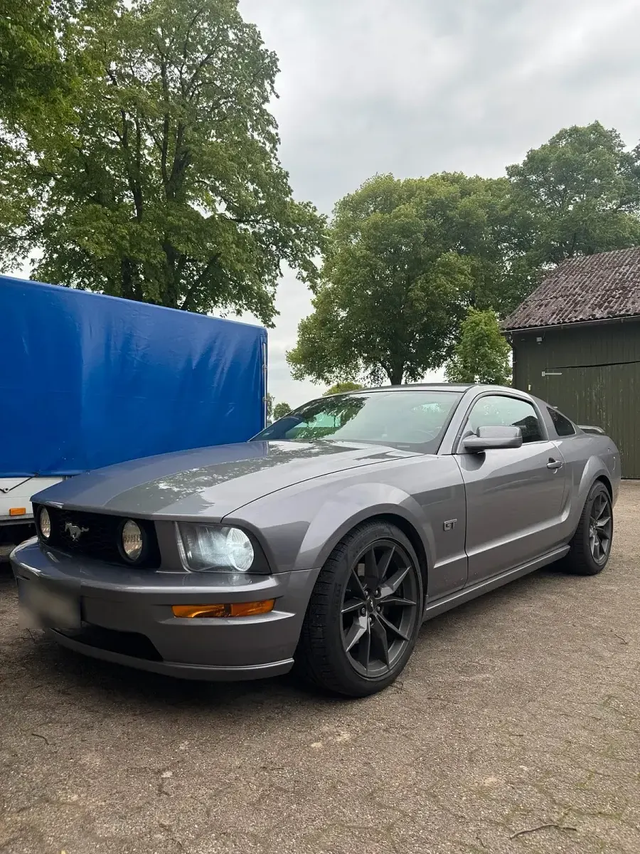 Gebraucht Ford Mustang GT 380 PS (279 kW) 2006 Grau Coupé