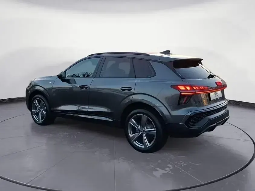 Second-hand Audi Q3 Advanced 150 CP (110 kW) 2025 Gri SUV