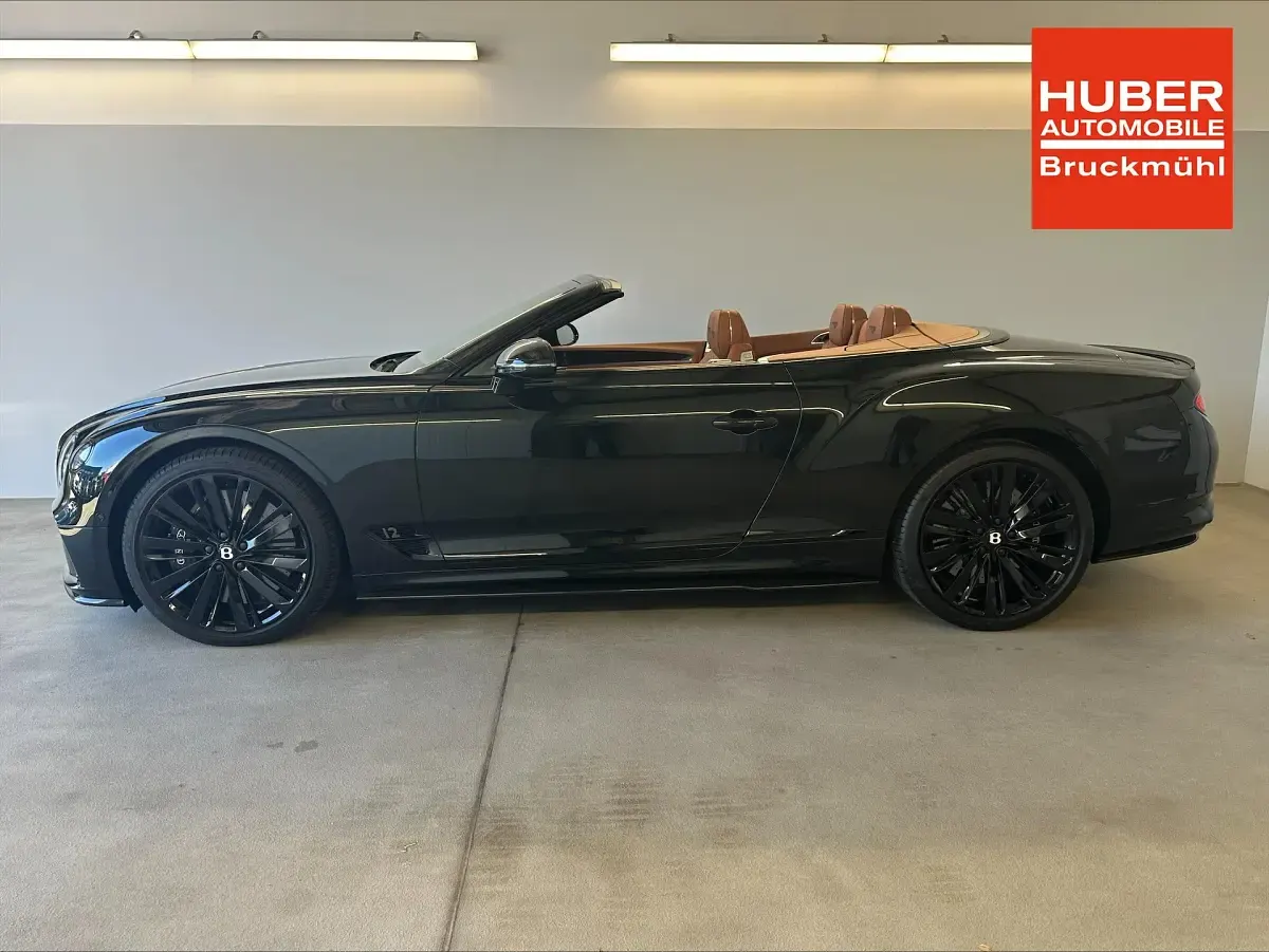 Gebraucht Bentley Continental 659 PS (484 kW) 2024 Midnight emerald / verdeck schwarz Coupé