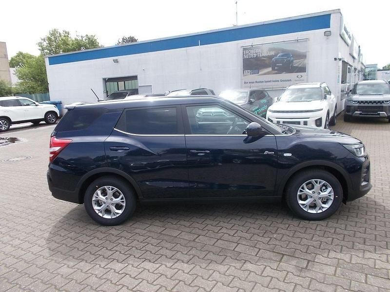 Neu SsangYong Tivoli 163 PS (119 kW) 2025 Blau SUV