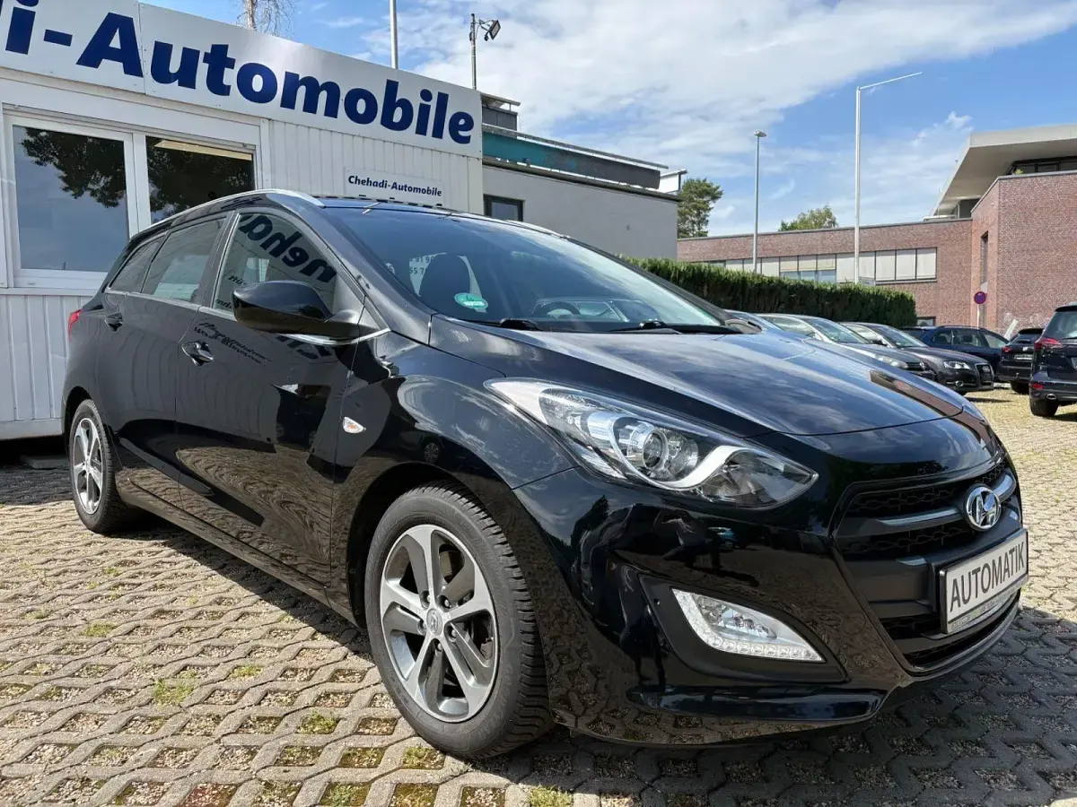 Gebraucht Hyundai i30 Trend 135 PS (99 kW) 2015 Schwarz Kombi