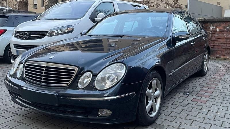 Gebraucht Mercedes E220 Avantgarde 150 PS (110 kW) 2002 Limousine
