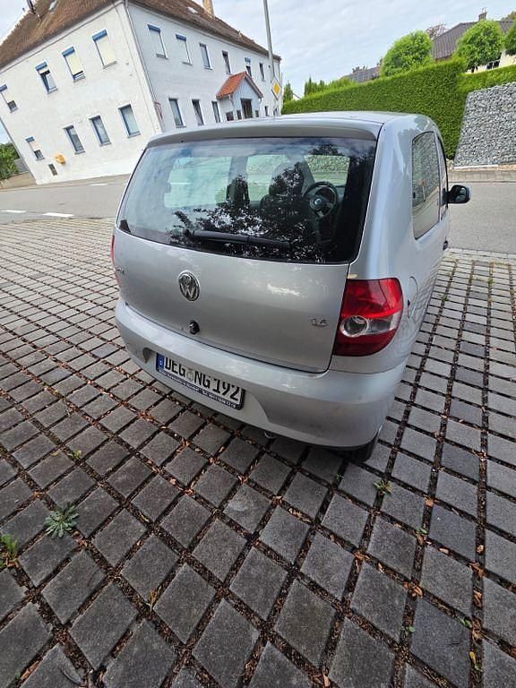 Gebraucht VW Fox 75 PS (55 kW) 2005 Grau Kleinwagen