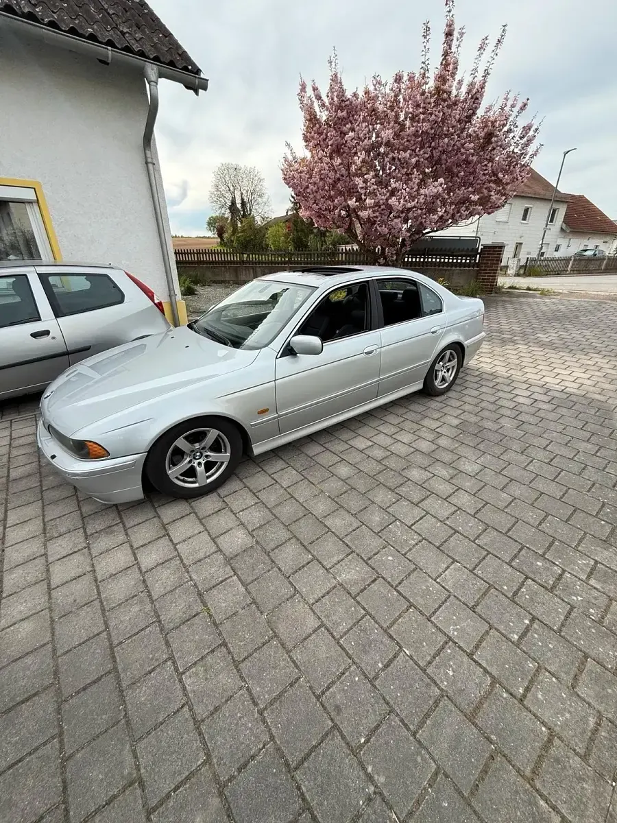 Gebraucht BMW 525 192 PS (141 kW) 2002 Silber Limousine