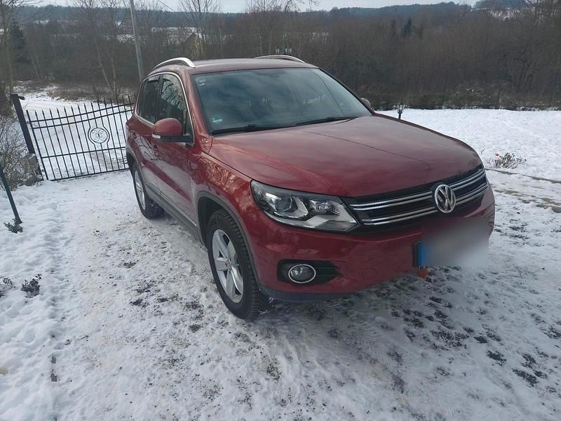 Gebraucht VW Tiguan 140 PS (102 kW) 2013 Rot SUV