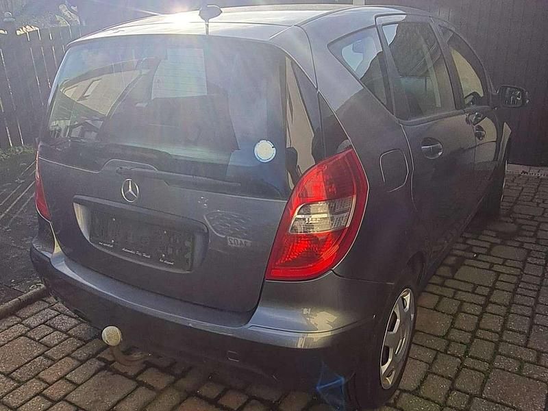 Gebraucht Mercedes A160 95 PS (69 kW) 2012 Silber Limousine