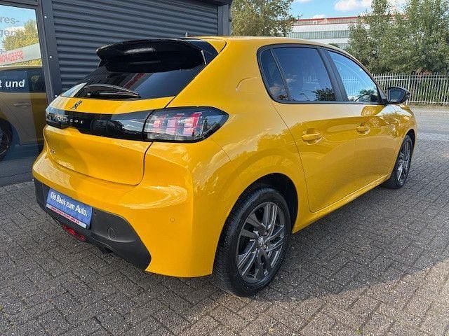 Gebraucht Peugeot 208 Active 110 PS (80 kW) 2023 Gelb Kleinwagen