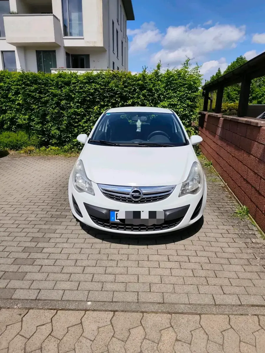Gebraucht Opel Corsa 69 PS (50 kW) 2012 Weiß Kleinwagen
