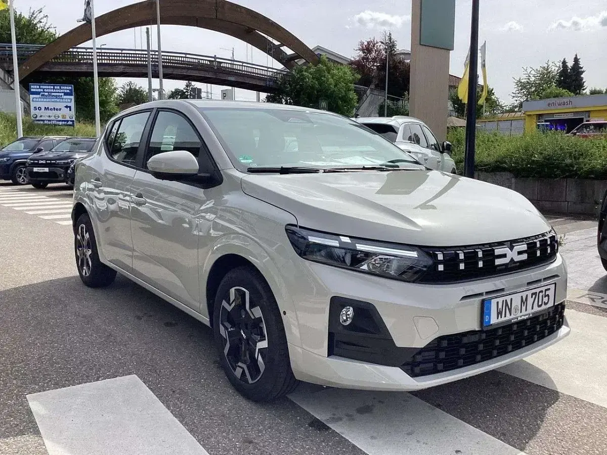 Neu Dacia Sandero Journey 101 PS (74 kW) 2026 Sandstone Kleinwagen
