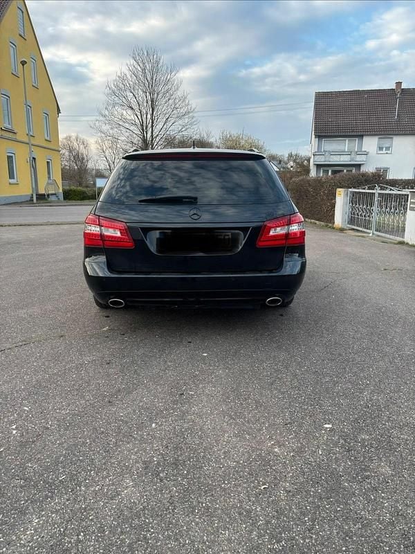 Gebraucht Mercedes E350 231 PS (169 kW) 2009 Schwarz Kombi