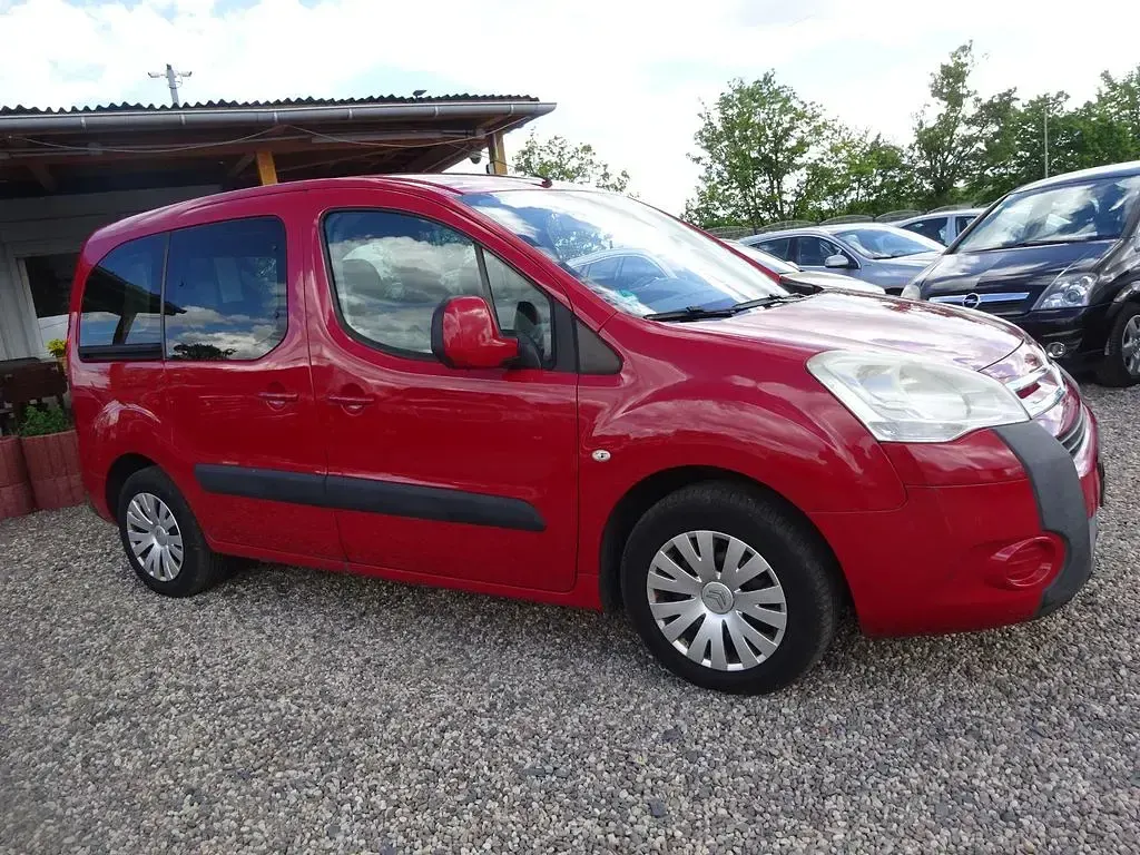 Gebraucht Citroën Berlingo 98 PS (72 kW) 2012 Rot Van / Kleinbus
