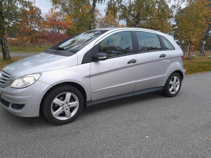 Silber Gebraucht 2006 Mercedes B170 Van / Kleinbus | 2.850 € (Superpreis) - Bild 1/4