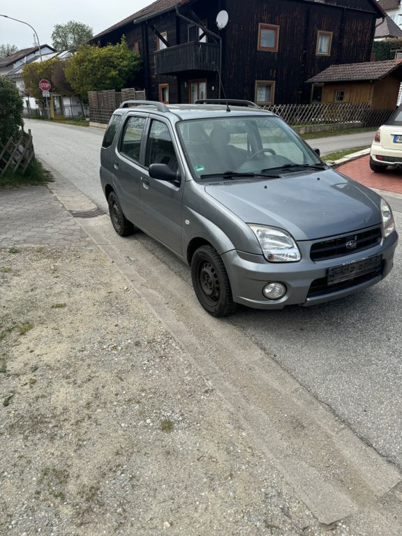Grau Gebraucht 2009 Subaru Justy Kleinwagen | 1.500 € (Fairer Preis) - Bild 1/4