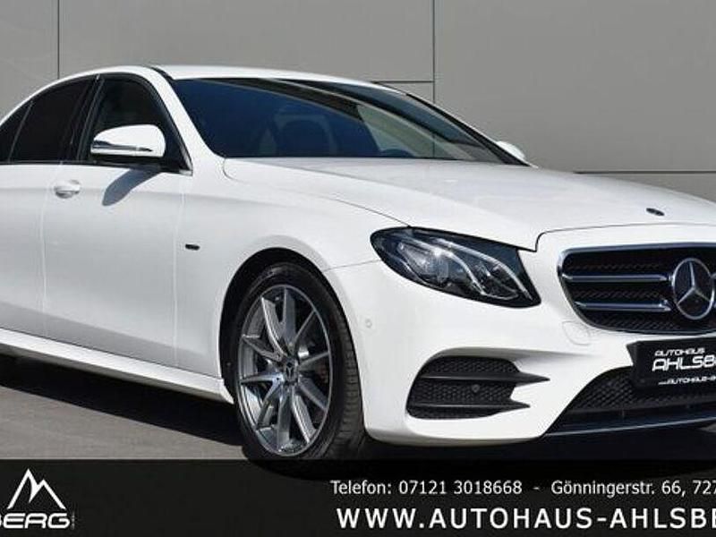 Gebraucht Mercedes E220 AMG 194 PS (142 kW) 2020 Polarweiss  unilack Limousine