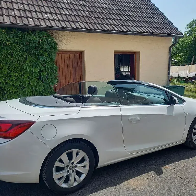 Gebraucht Opel Cascada Edition 140 PS (102 kW) 2013 Weiß Cabrio