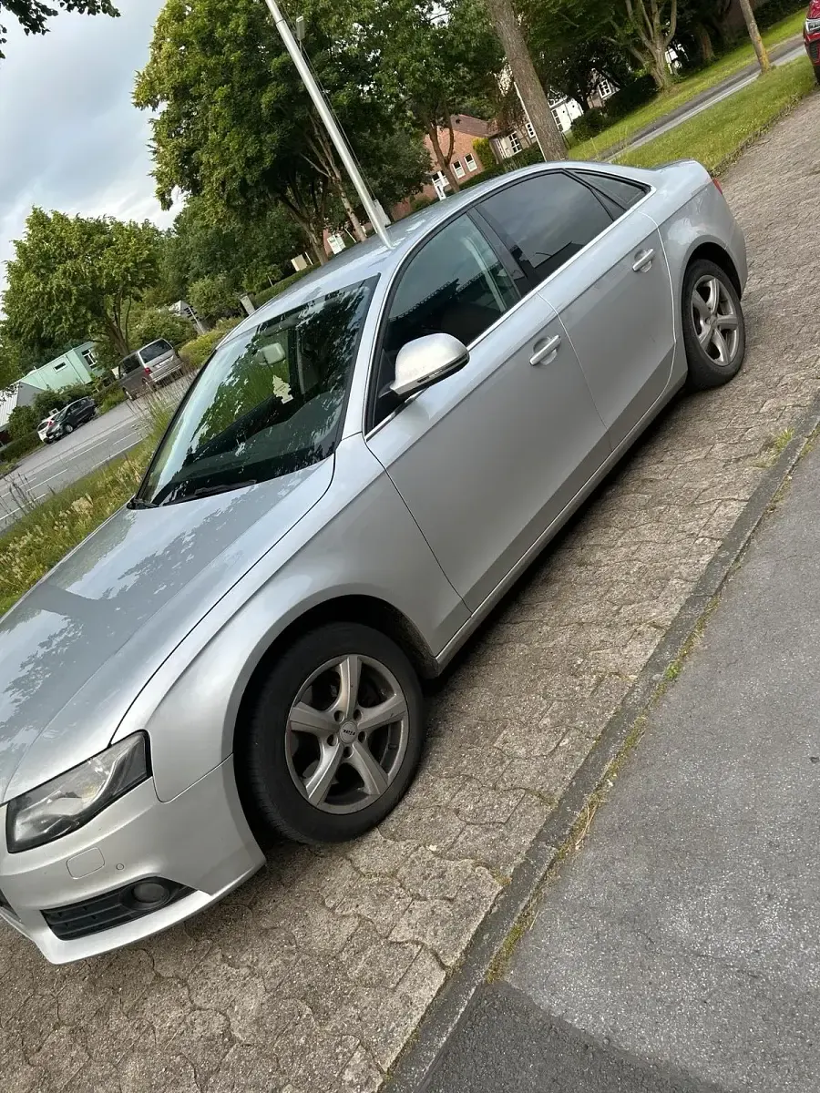 Gebraucht Audi A4 120 PS (88 kW) 2009 Silber Limousine