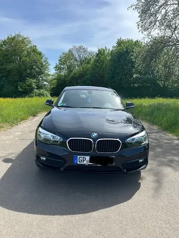 Gebraucht BMW 116 Advantage 109 PS (80 kW) 2015 Schwarz Kleinwagen