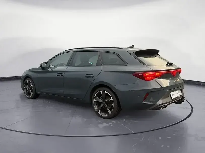Second-hand Cupra Leon 150 CP (110 kW) 2025 Albastru Break