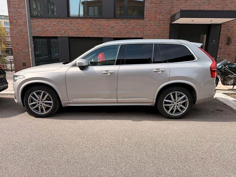 Gebraucht Volvo XC90 Plus 235 PS (172 kW) 2024 Silber SUV