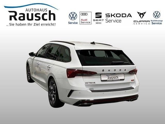 Gebraucht Skoda Octavia First Edition 245 PS (180 kW) 2022 Weiß Kombi
