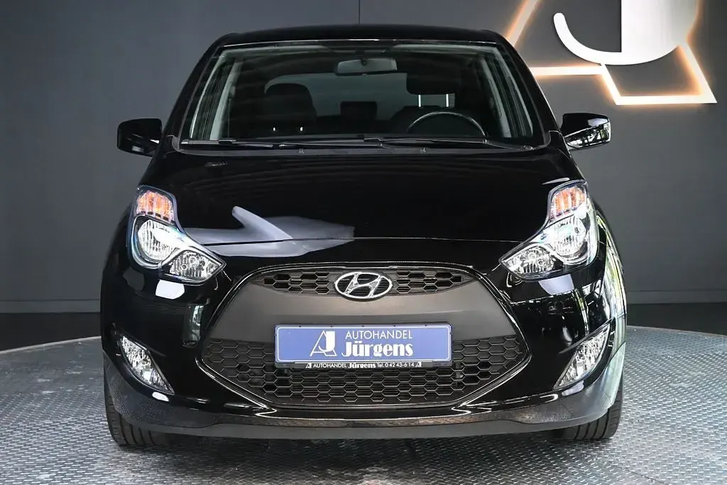 Gebraucht Hyundai i20 Space 125 PS (91 kW) 2019 Schwarz Kleinwagen
