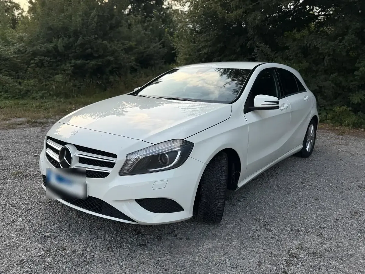 Gebraucht Mercedes A180 122 PS (89 kW) 2012 Weiß Kleinwagen