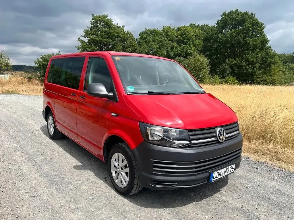 Gebraucht VW Caravelle 150 PS (110 kW) 2016 Rot Van