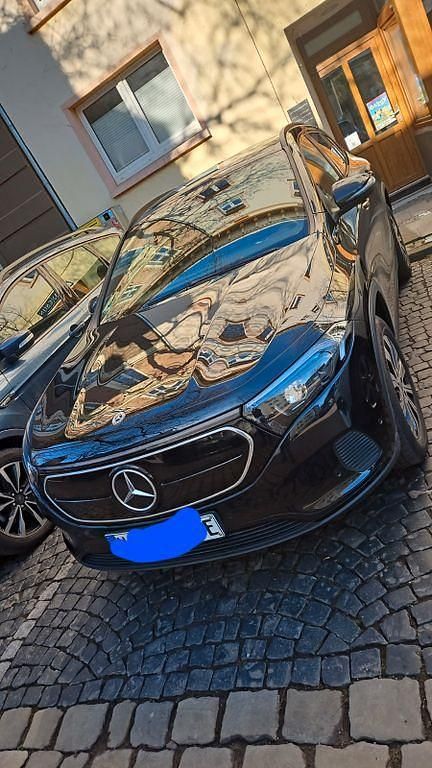Gebraucht Mercedes EQA250 139 kW (190 PS) 2021 Schwarz SUV