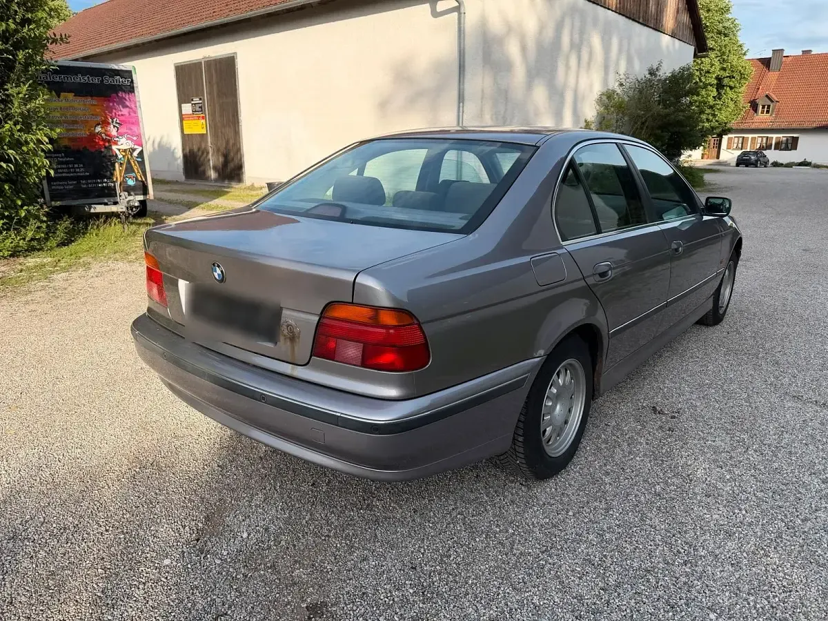 Gebraucht BMW 523 170 PS (125 kW) 1998 Limousine