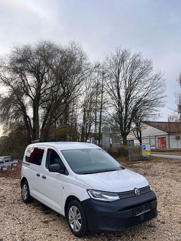 Gebraucht VW Caddy Basis 122 PS (89 kW) 2022 Candyweiß Van / Kleinbus