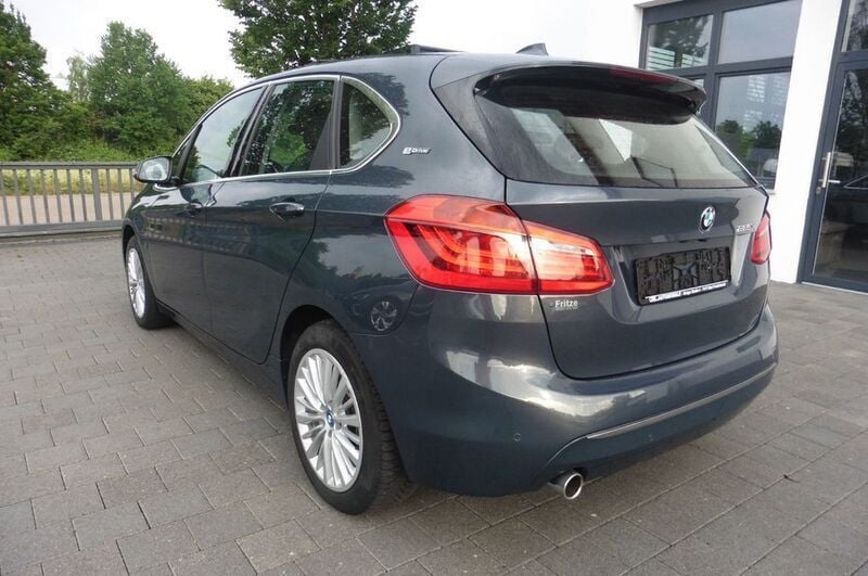 Gebraucht BMW 225 Active Tourer Luxury Line 136 PS (100 kW) 2016 Grau Van / Kleinbus