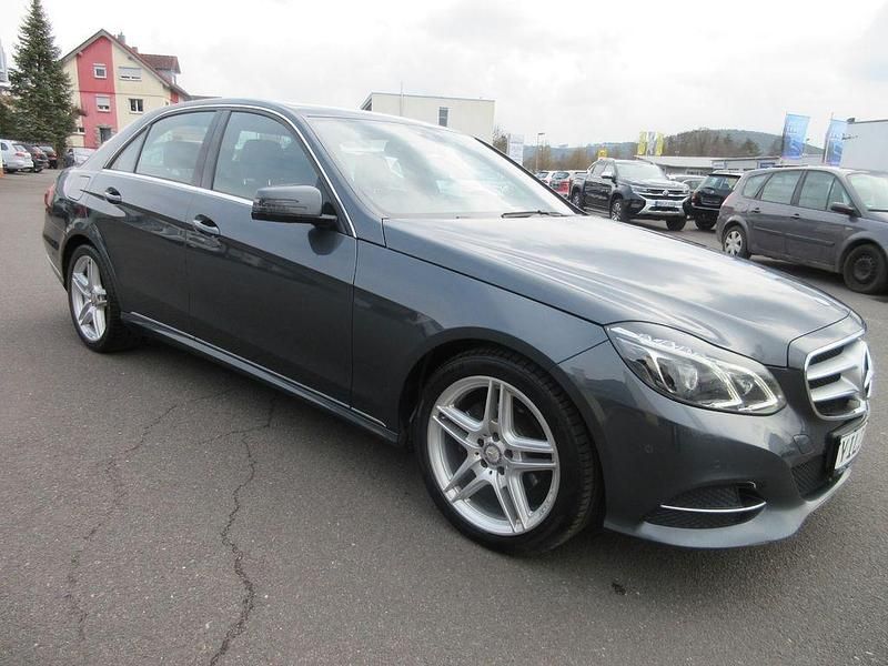 Gebraucht Mercedes E220 170 PS (125 kW) 2014 Grau Limousine