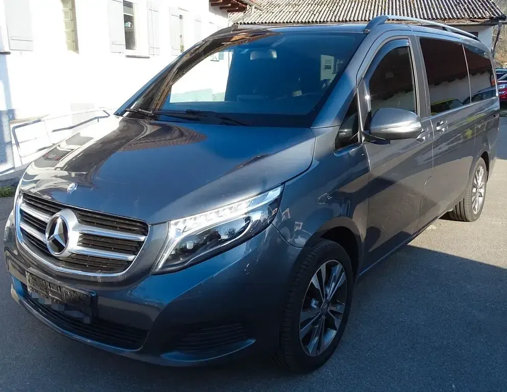 Gebraucht Mercedes V220 Edition 163 PS (119 kW) 2015 Grau Van / Kleinbus