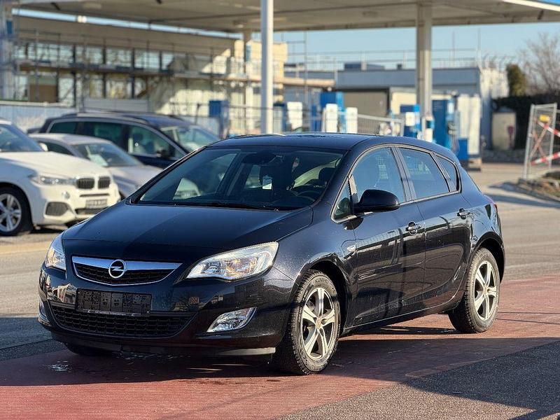 Gebraucht Opel Astra Design Edition 140 PS (102 kW) 2012 Schwarz Limousine