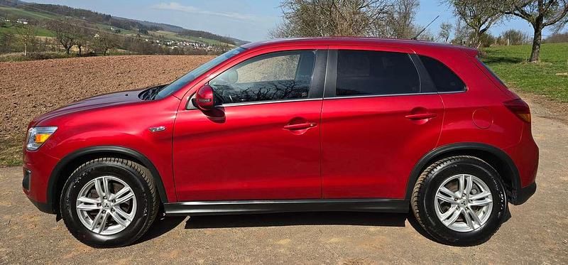 Gebraucht Mitsubishi ASX Plus 114 PS (83 kW) 2016 Karminrot (metallic) SUV