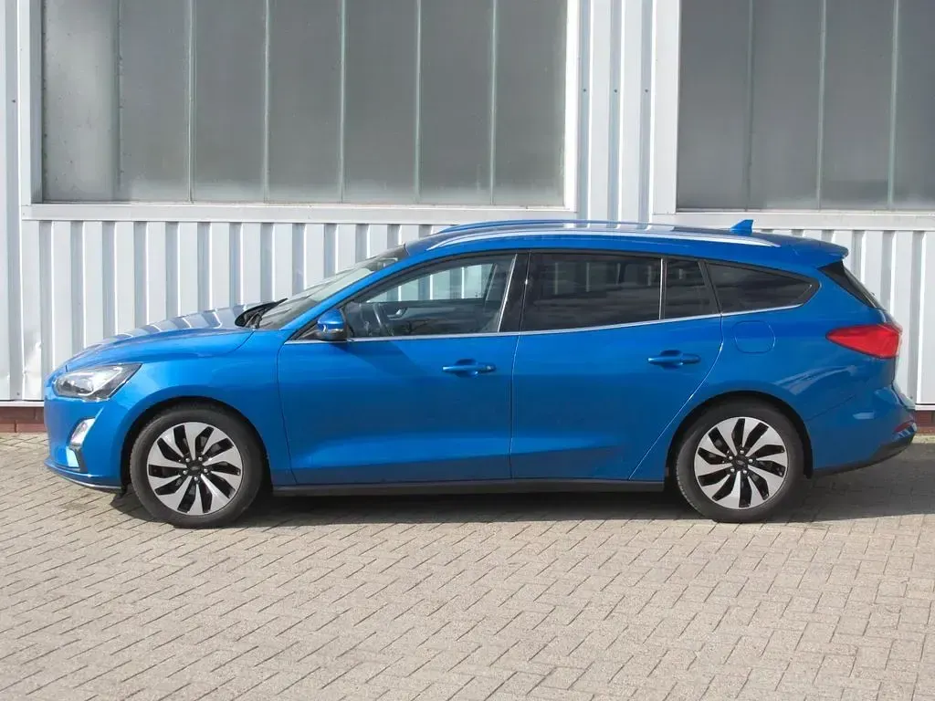 Gebraucht Ford Focus Cool & Connect 150 PS (110 kW) 2020 Blau (metallic) Kombi