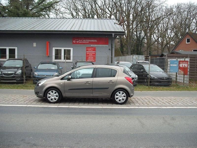 Gebraucht Opel Corsa Selection 101 PS (74 kW) 2010 Braun Kleinwagen