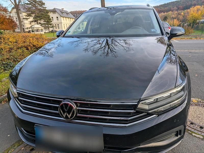 Gebraucht VW Passat 122 PS (89 kW) 2021 Schwarz Kombi