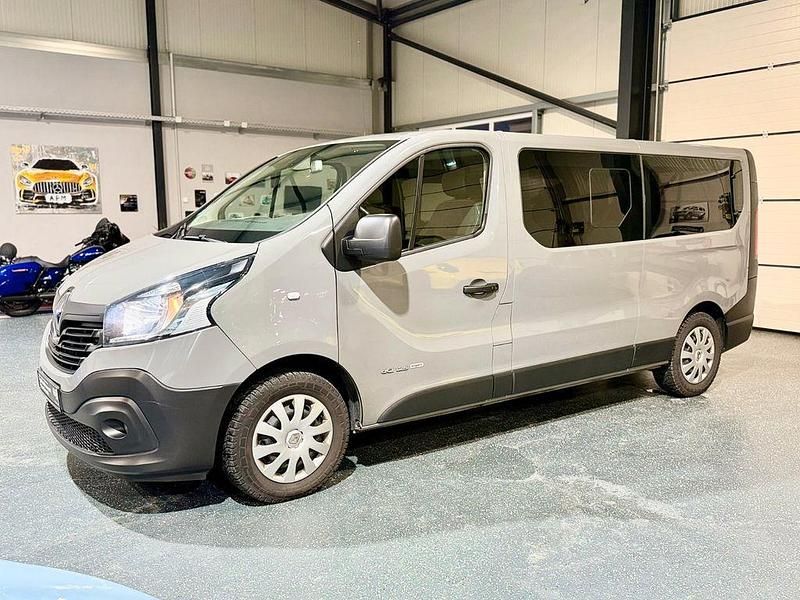 Gebraucht Renault Trafic Expression 125 PS (91 kW) 2017 Grau Van / Kleinbus