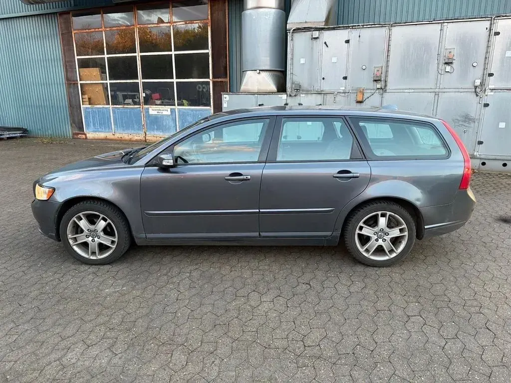 Second-hand Volvo V50 109 CP (80 kW) 2008 Gri Break