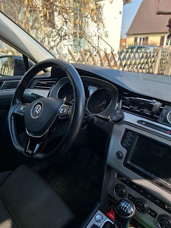 Gebraucht VW Passat Comfortline 150 PS (110 kW) 2016 Schwarz Kombi