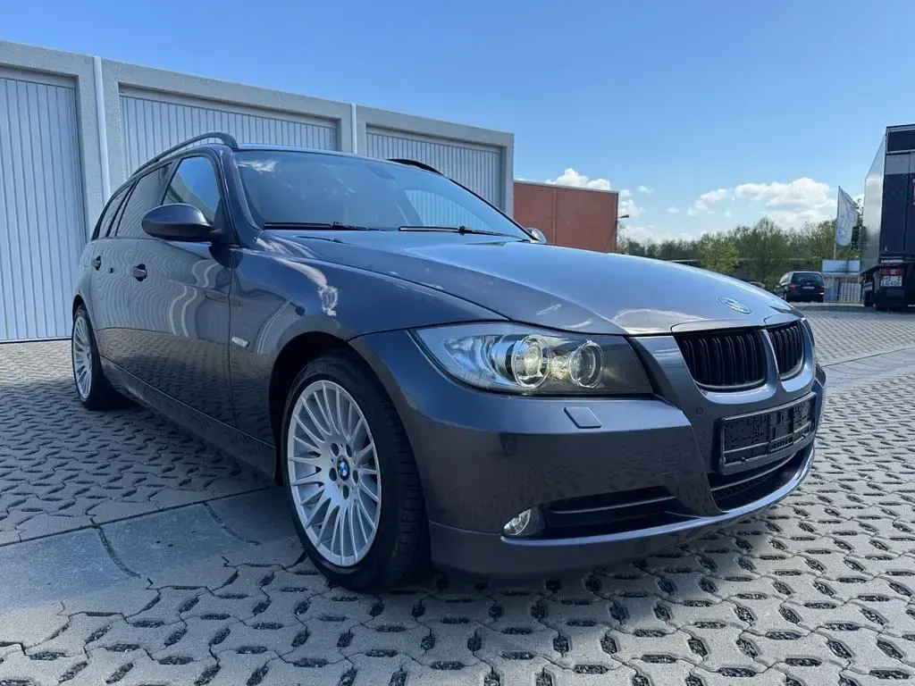 Gebraucht BMW 330 Performance 272 PS (200 kW) 2007 Grau Kombi