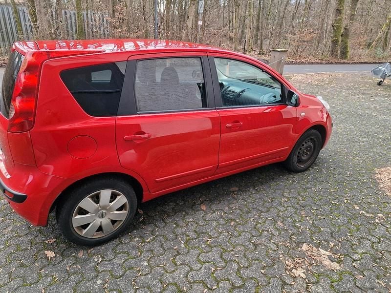 Rot Gebraucht 2006 Nissan Note Kleinwagen | 4.000 € (Fairer Preis) - Bild 1/4