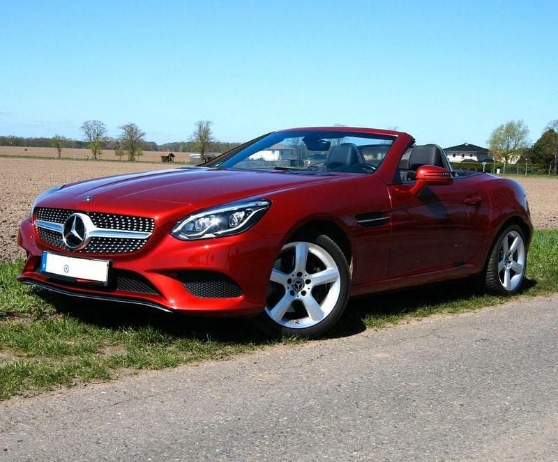Gebraucht Mercedes SLC200 184 PS (135 kW) 2017 Rot Cabrio