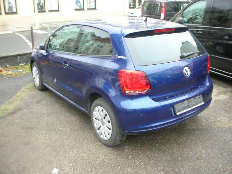 Gebraucht VW Polo 60 PS (44 kW) 2010 Blau metallic Kleinwagen